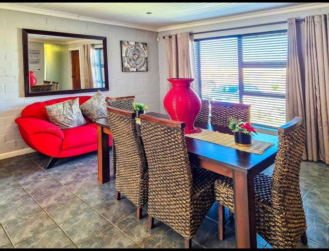 4 BEDROOM HOUSE FOR SALE IN PROTEA HEIGHTS